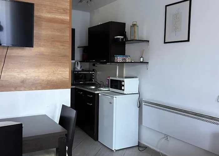 B7 Luxury In Life بانسكو